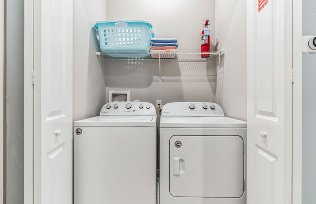 Elegant Townhome Near Disney â Private Suites! 4 Bedroom Townhouse by RedAwning - Photo 24