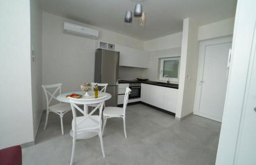 VILLA PONENTE - Beach & Jacuzzi - Foto 12