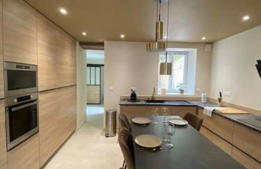 Maison 200m2- 9 chambres avec sdb - 16-18 personnes - séminaire-Proche Centre-Ville-Gare et Arena-terrasse - Foto 9