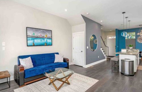 Family-Friendly 4BR Retreat Sleeps 12, Private Yard, Garage, Close to Stadiums, Casino & Downtown - Foto 8