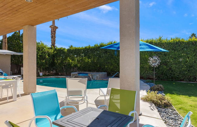 The Palms- Pool Jacuzzi and Pet Friendly - Photo 8