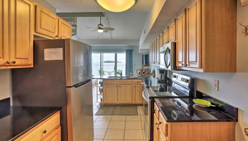 Resort-Style Condo with Lake-View Balcony! - Foto 4
