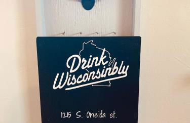 Green Bay Packer Game House or Resch Expo less than 1 mile from Lambeau Field - Foto 10