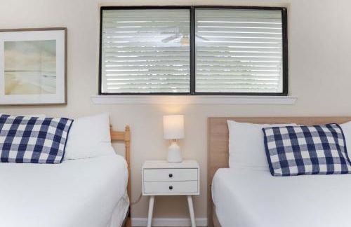 Woofs and Waves by Pristine Properties Vacation Rentals - Foto 72