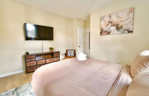 Spacious 4BDR 2BA Retreat near T-Station- 5 Mins to Boston - Photo 8