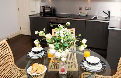 Apt 2, Trafalgar Square 2nd Floor by Indigo Flats - Photo 8