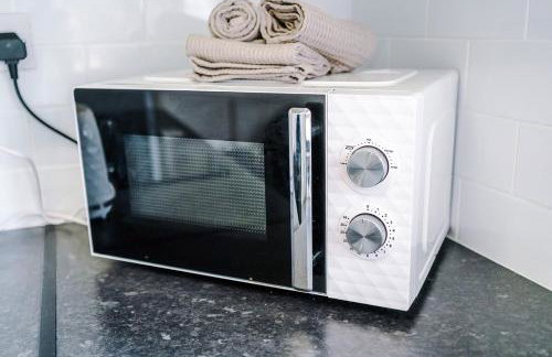 NEW! Modern 3-Bed House, Free Parking, Fast Wi-Fi & Easy Manchester Access - Foto 46