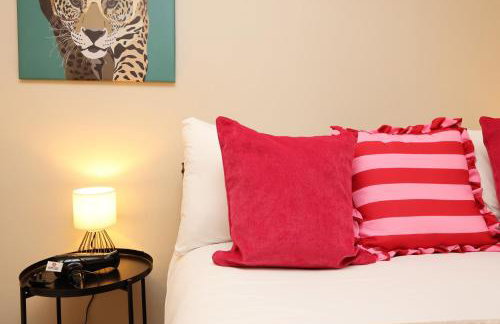 Cosy Bristol Townhouse - Free Parking - Sleeps 6 - By EKLIVING PARTNERS - Foto 16
