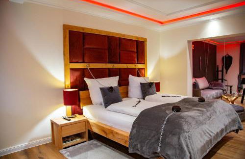 exkl. romantisches SM Apartment Black Rose - Foto 3