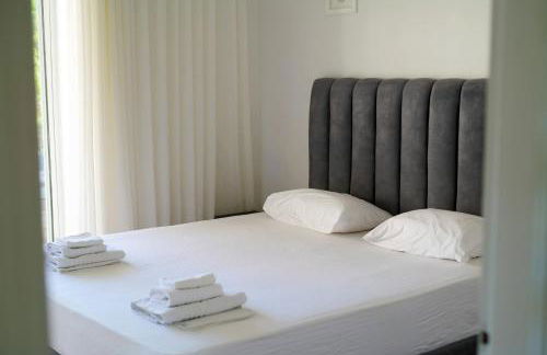 Luxury Villa with Pool, BBQ & Garden in Vouliagmeni - Foto 27