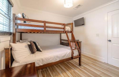 Bayview Cottage - Sun deck, pool, and more! - Foto 24