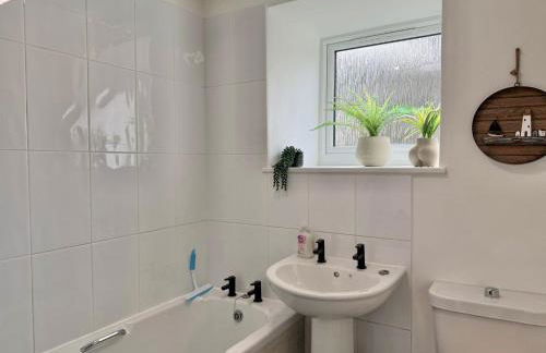 One bed Character Cottage with Parking and Garden - Foto 13