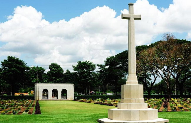 Full Day Trip to Kanchanaburi with Erawan Waterfalls - Foto 2