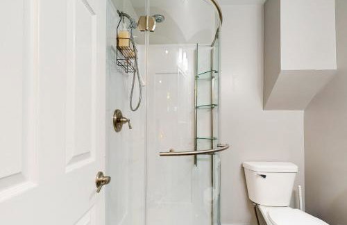 Waterfront Fun! Group Getaway on Lake Marie - Foto 16