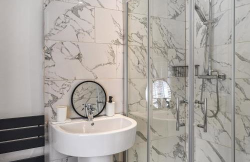 Ye Olde Mottram Chip Shop - Foto 14