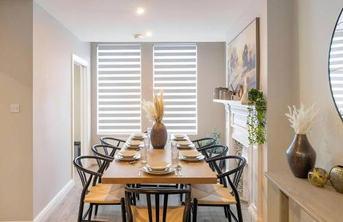 Earthy Elegance Stylish 4BR for Urban Escapes - Foto 31