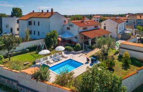 Holiday Home in Segotici With Private Pool - Foto 9