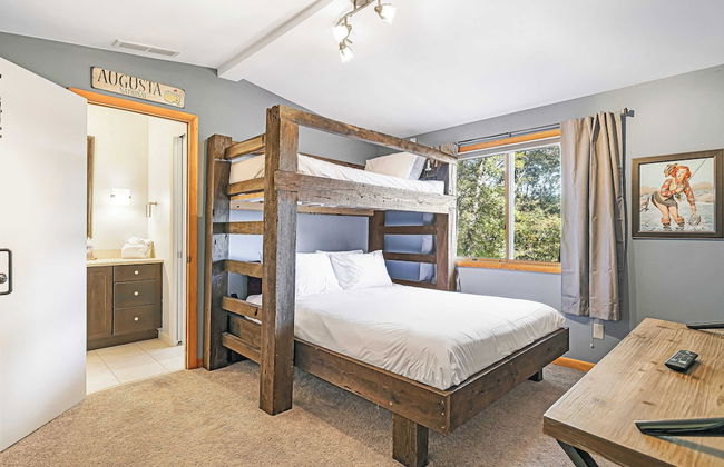 Cabin in the Sky by Avantstay Deck w/ Views - Foto 30