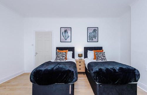 Presented by LTJ PrimeKey Properties - NEW! 7 Bed plus Sofa Bed - Perfect for Contractors - Foto 14