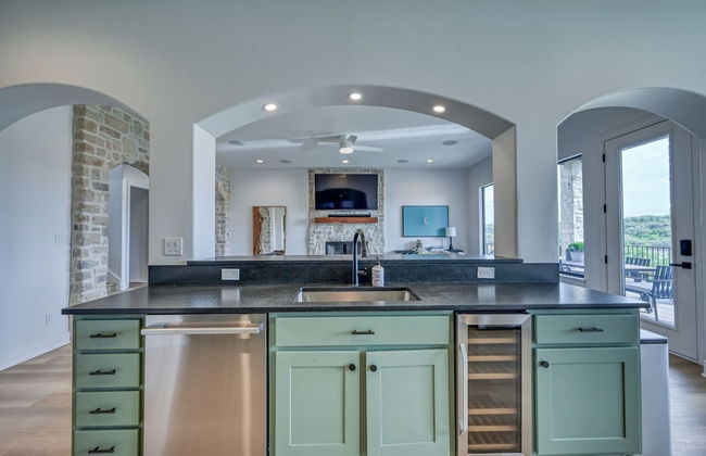 Luxury Lakefront Home-private Dock - Dipping Pool! - Foto 13