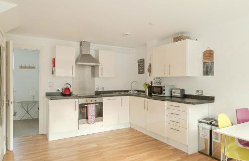 Bath Breaks Apartments - Photo 10