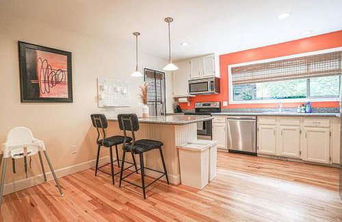 Sunlit contemporary Bellevue Home w a Lush Garden - Foto 9