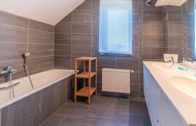 Holiday Home in Borlon With Terrace - Foto 24