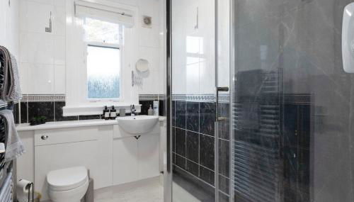 Free Parking - Central - Sleeps 6 - 3 Bedrooms - Foto 2