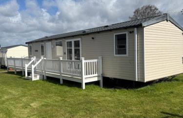 Serenity 2 and Serenity 1 Central lounge sleeps 6 3 bedrooms with 2 bathroom - Foto 1