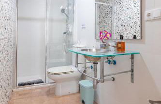 Aparthotel Mediterráneo by NeoHotels-Centro 8 min by Metro - Foto 41