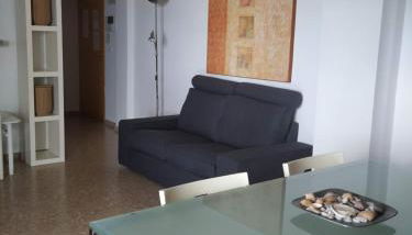 Apartamento Con Preciosas Vistas Al Mar,WIFI y piscina de temporada - Photo 3