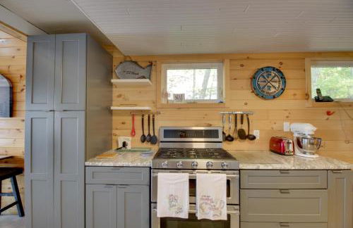 Dock and Fire Pit Lakefront Cabin in Deer River! - Foto 10