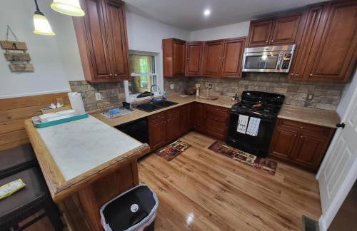 Spacious, modern, home by the lake! - Foto 15