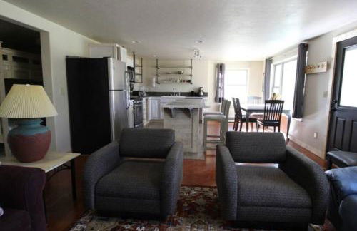 New! Lower Level Ranch Home - 10 mins to Town - Foto 28