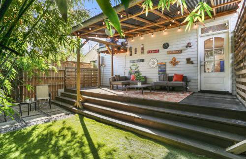 Upscale 3 Bed 2 Bath Private Home in Uptown New Orleans! Close to Magazine Street, Universities, & French Quarter - Photo 11