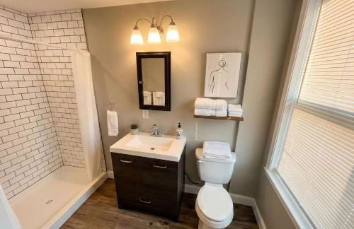 The Loft at Park Place - 3rd Floor Walk up King and Queen Beds Fast Wifi and Free Coffee - Foto 10