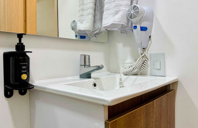 w Glorious Loft w Elegant Balcony in Cali - Photo 16