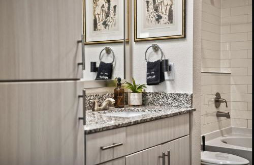 Luxury 2BR Cedr Sprgs area with Parking, Pool, Gym - Foto 29