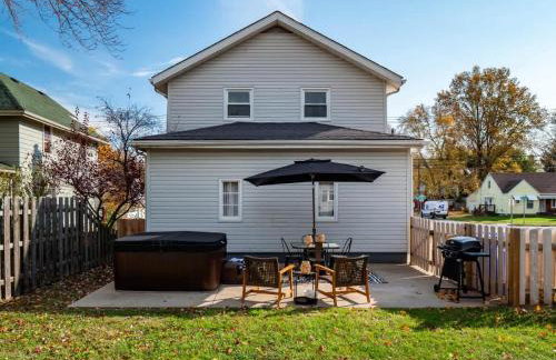 Spacious 4 Bedroom Sleeps 10 with Sauna and Hot Tub - Foto 9