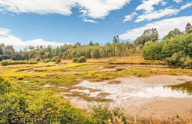 Tranquil Holiday Home With Private Garden - Photo 36