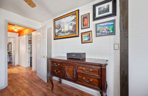 Romantic Colonial Hideaway in Historic Downtown - Pet Friendly - Foto 43