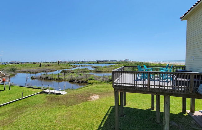 2nd Row Beach Home Ocean Views Old School Vibes - 1 min Walk to Sunny Beach - Foto 35