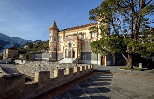 Starhost - CASTLE MEZZACAPO seaview terrace, garden and parking - Foto 4