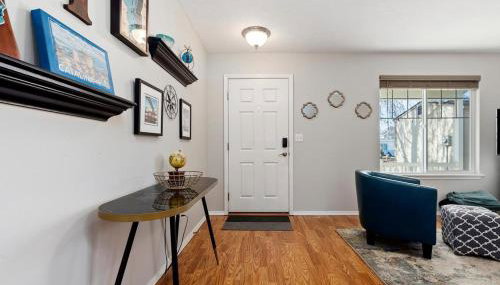 Urban Escape Steps to Downtown - Foto 4