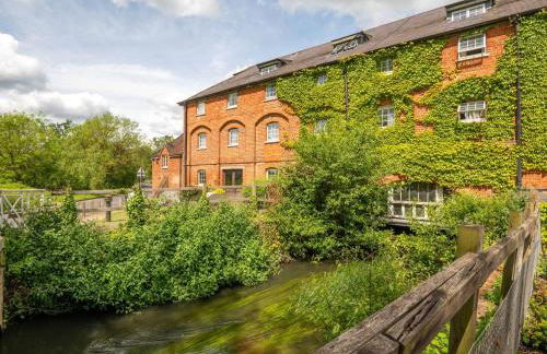 Modern, Well Presented 2-Bedroom Apartment, With Parking, Opposite Nirvana Spa - Pass the Keys - Foto 22