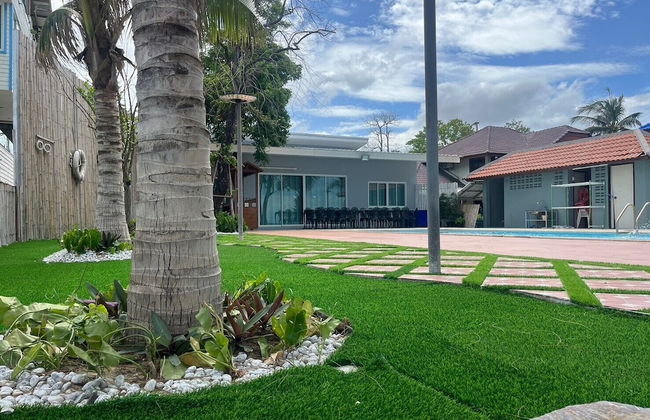 Chang Phueak Chao Samran Beach - Foto 79