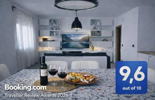 Salerno Marina Bay - Modern Apartments with Balcony & Free Parking - Photo 2