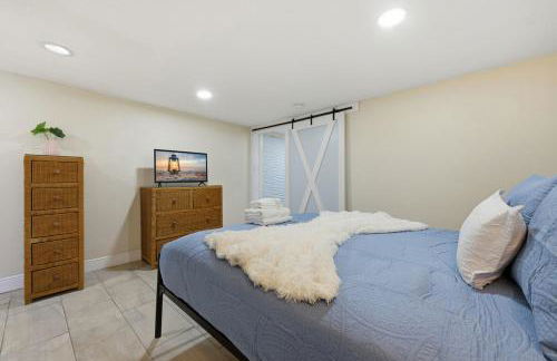 Cozy 1BR • Courtyard + Shared Deck - Foto 19