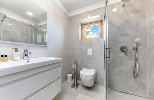 Luxury Adria Makarska - Sea & Mountain View, Whirlpool and Free Parking - Foto 29