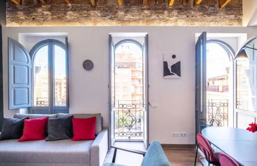 Spacious Penthouse with Massive Terrace - Photo 9